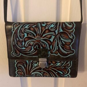 Gorgeous Patricia Nash Crossbody, like new!!